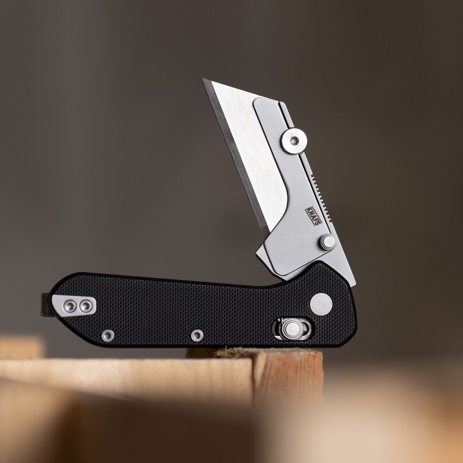 Yuti - Utility Knife - Black G10