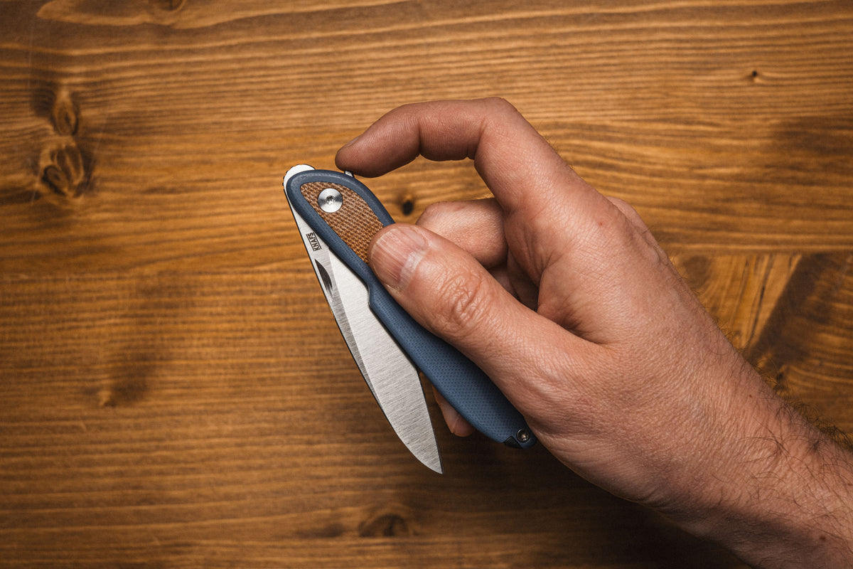 Couteau de poche Doodler - Plaquettes G10 Bleu Horizon - Incrustations Micarta Marron - S35VN