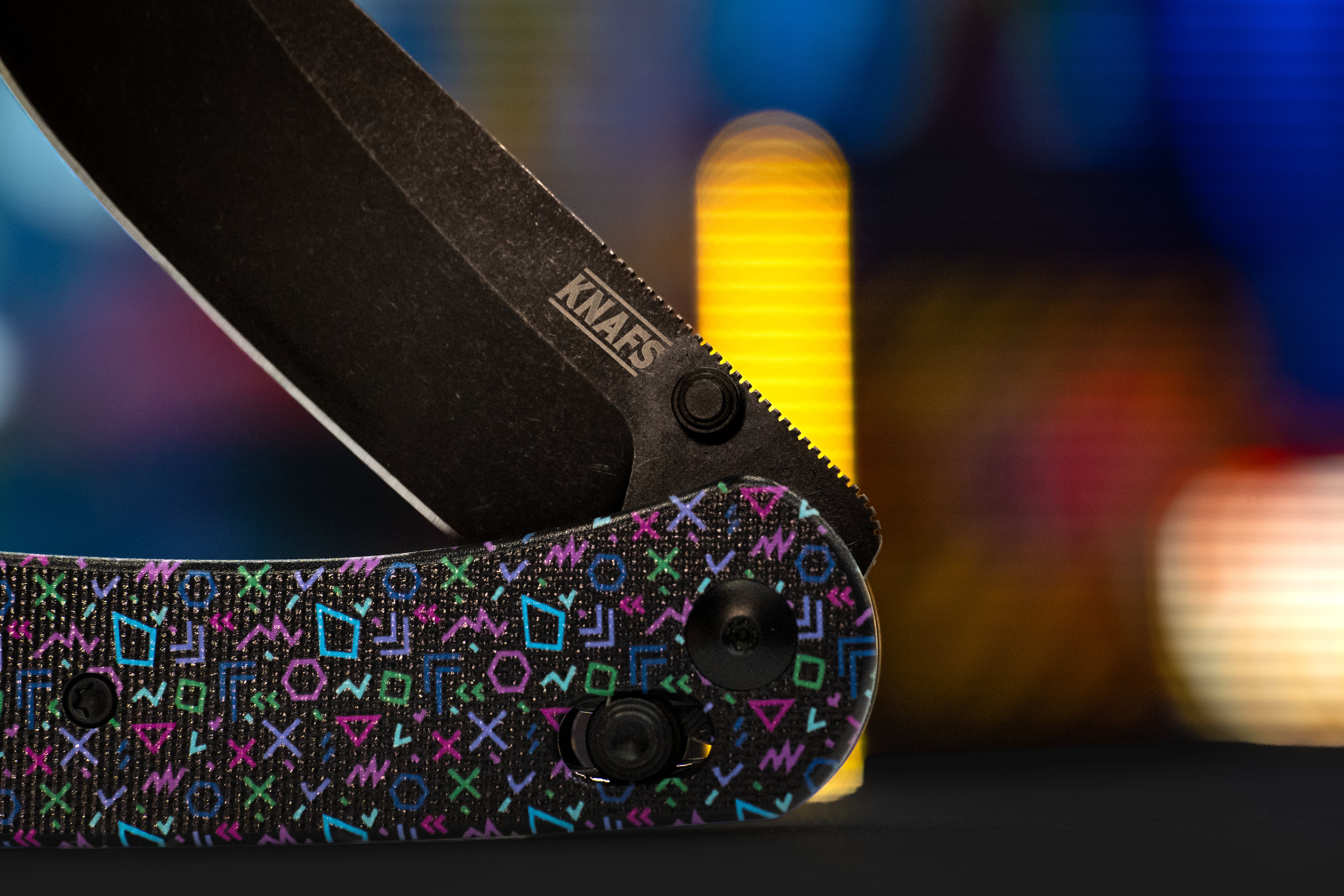 close up of knafs folding knife